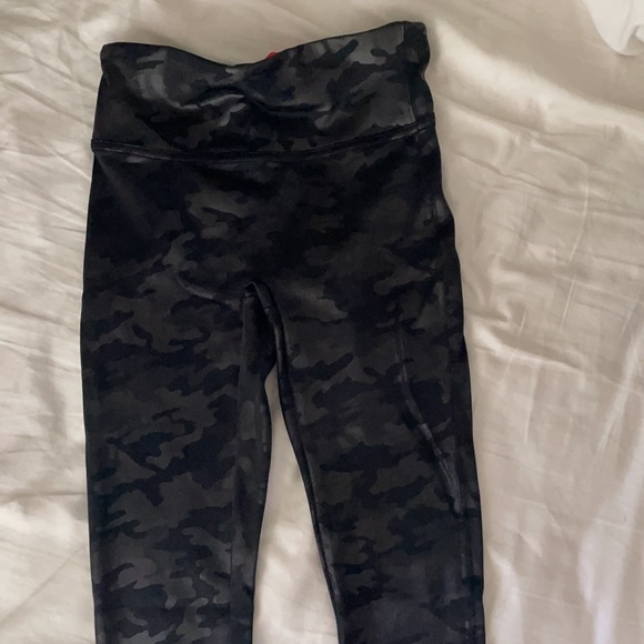Only worn ONCE. XS Spanx black camo leggings. - Picture 4 of 4
